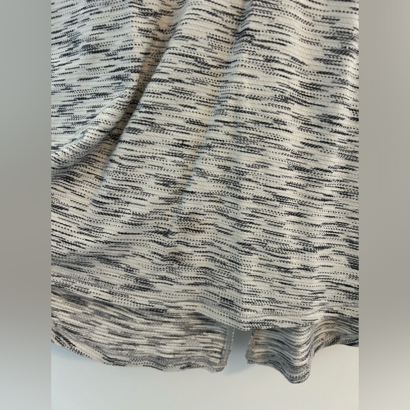 Lululemon women’s open back tank - Picture 4 of 4